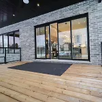 Modern 6 Bedroom Masterpiece In Niagara Falls