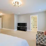 Modern 6 Bedroom Masterpiece In Niagara Falls
