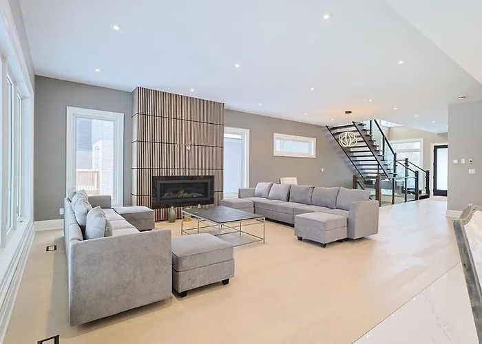 Modern 6 Bedroom Masterpiece In Niagara Falls