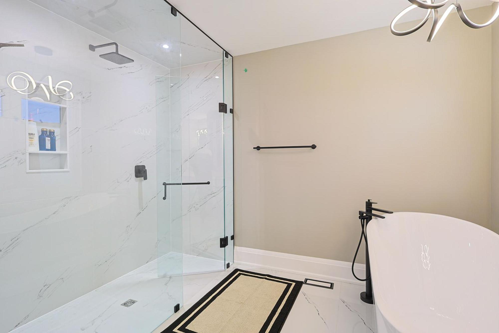 Holiday home Modern 6 Bedroom Masterpiece In Niagara Falls