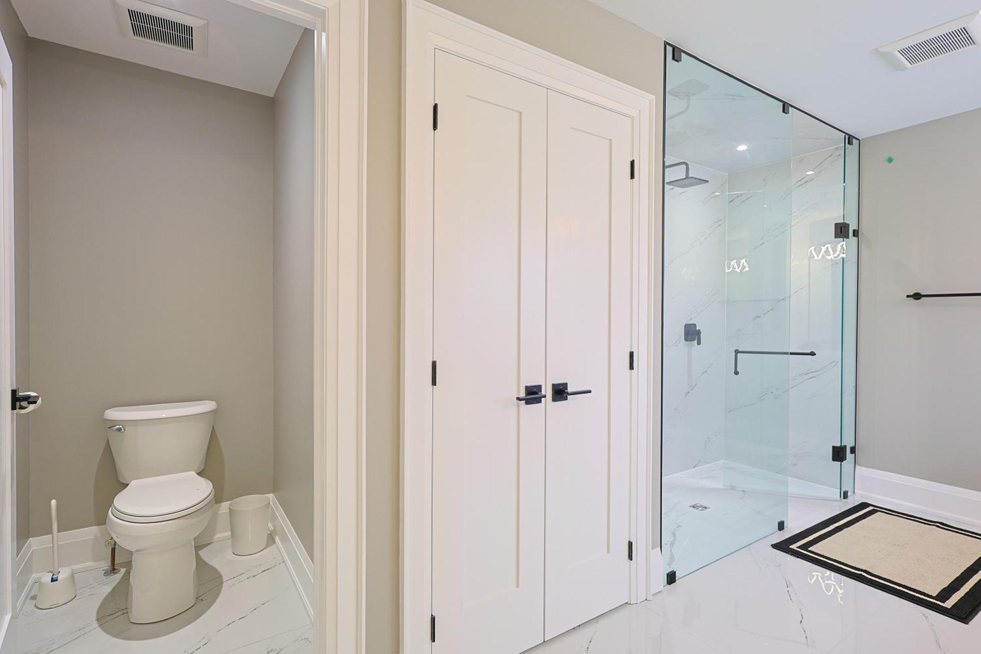 Modern 6 Bedroom Masterpiece In * Niagara Falls