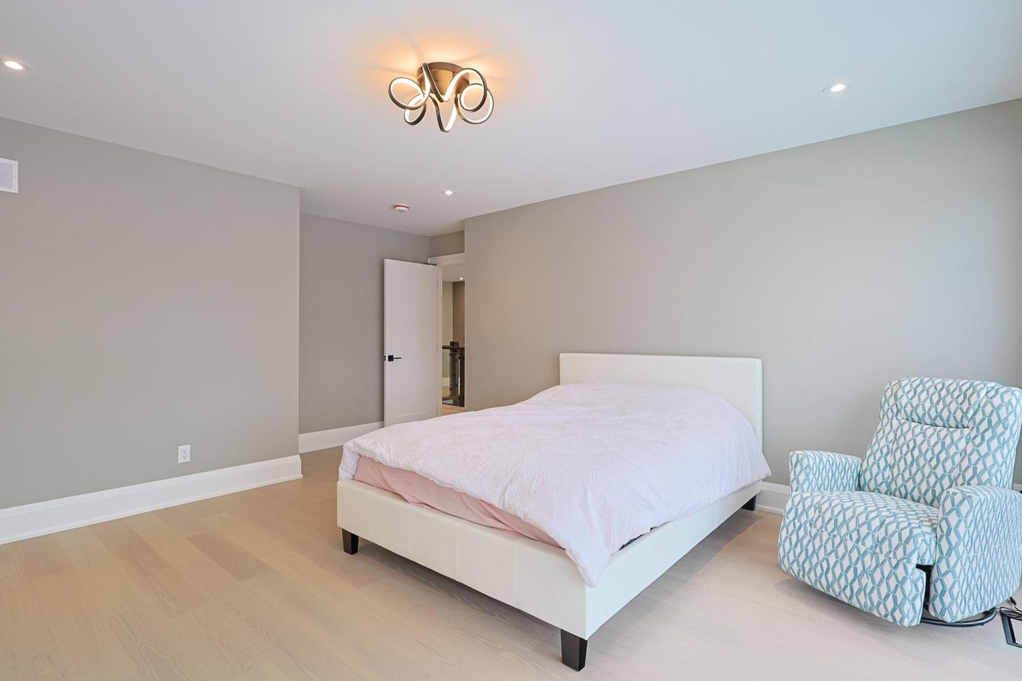 Holiday home Modern 6 Bedroom Masterpiece In