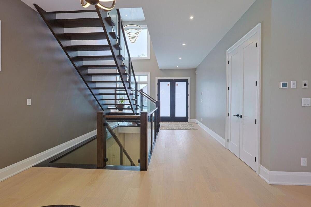 Modern 6 Bedroom Masterpiece In