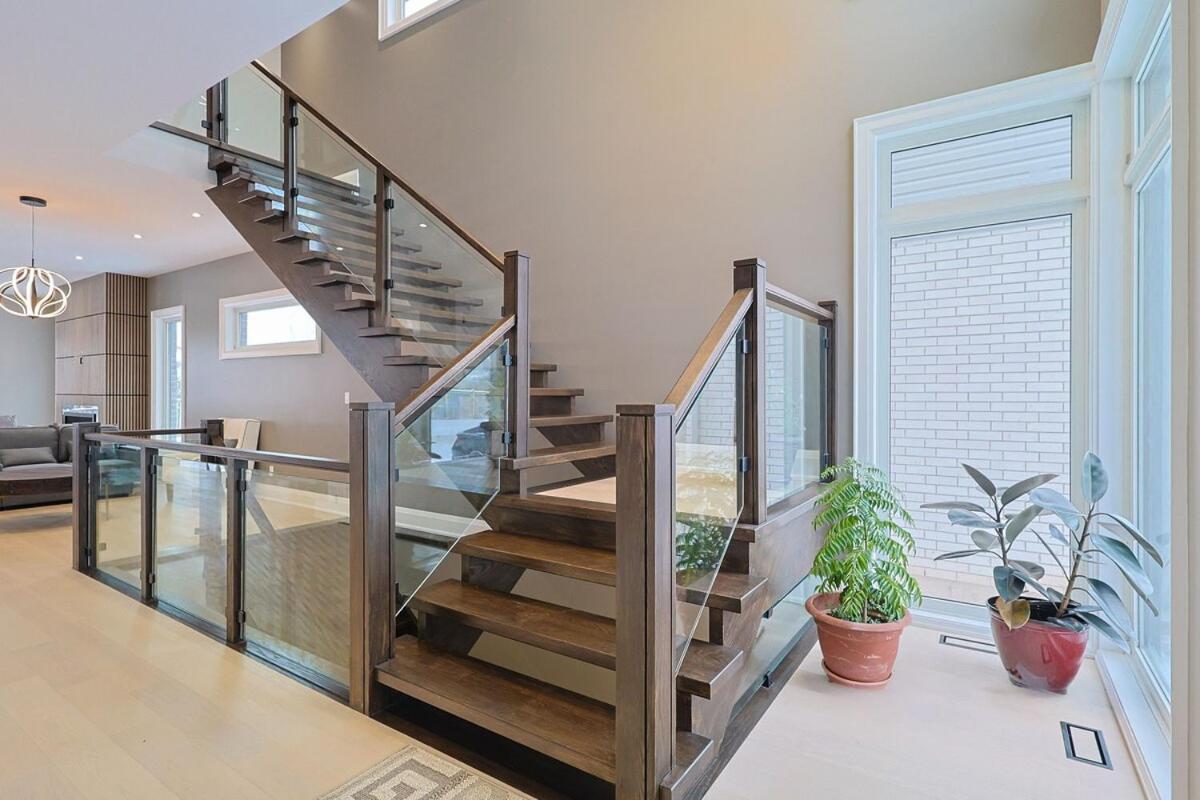 Modern 6 Bedroom Masterpiece In